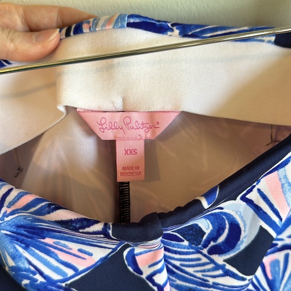 Lilly Pulitzer Adelia Scuba Shorts in Reel Life XXS - Picture 2 of 3